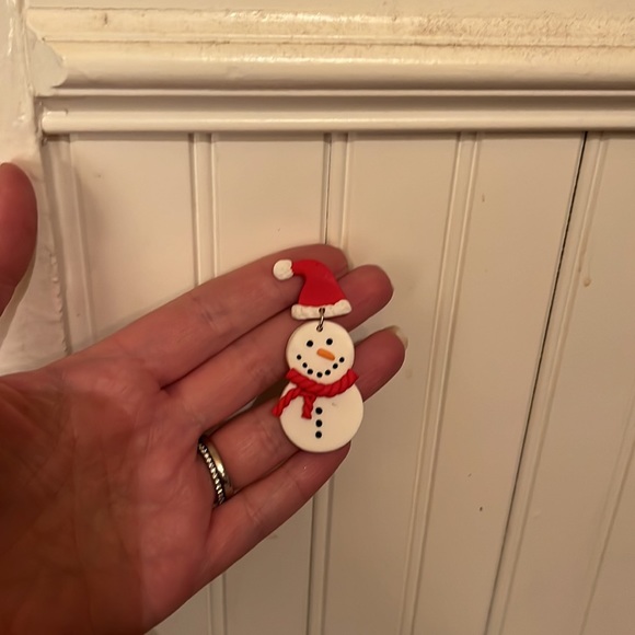 New Christmas Frosty the Snowman Handcrafted Polymer Clay Earrings - Picture 11 of 11